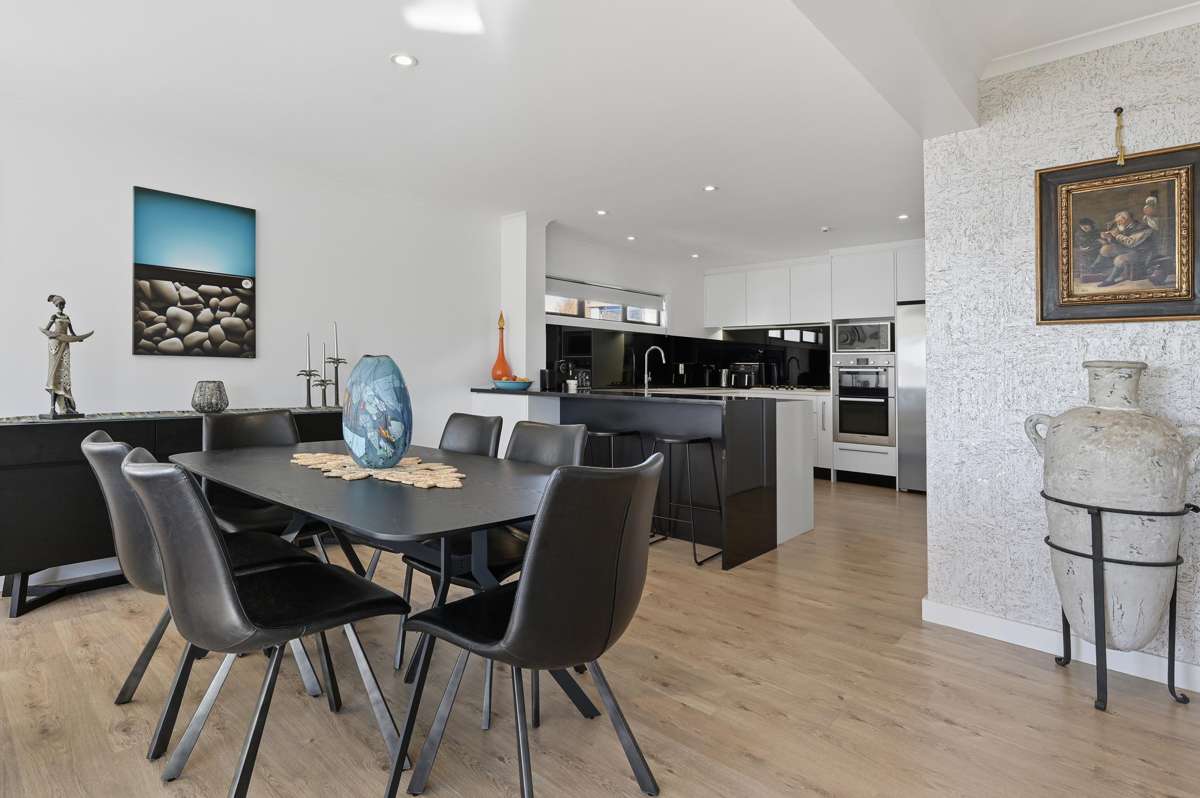 4/2 Sixth Avenue_5