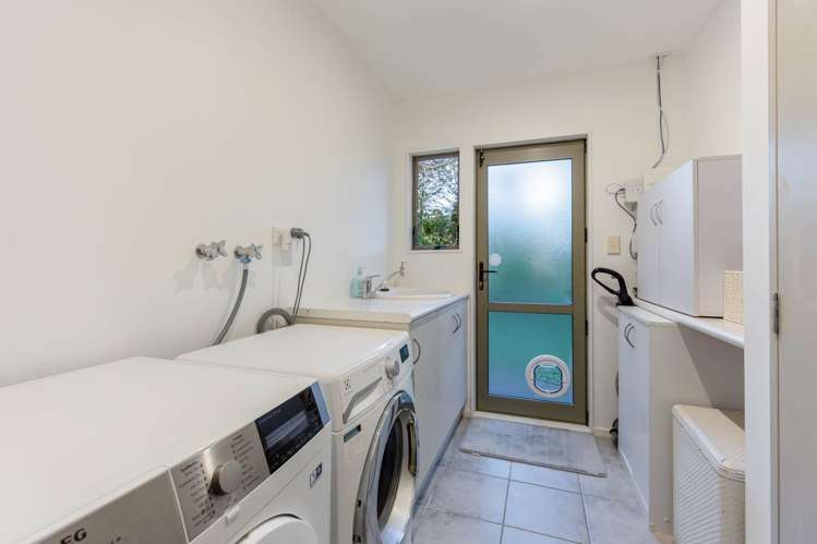 18 Oakford Park Crescent Greenhithe_14