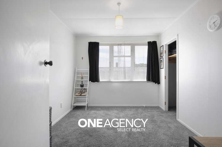 101 Waihora Crescent Waitangirua_9