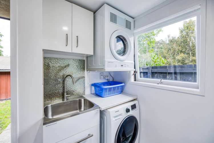 279 Royal Road Massey_17