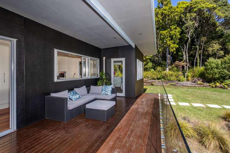 296 Piha Road Piha_45