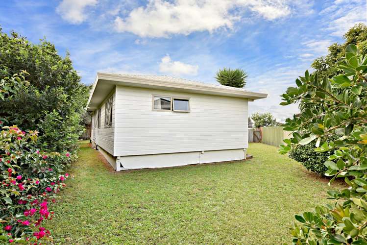 1/105 Carnoustie Drive Wattle Downs_12