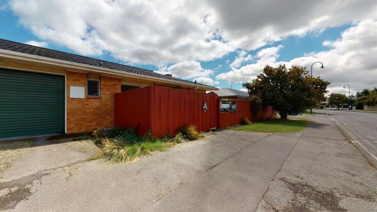 2/42 Queens Drive Allenton_11