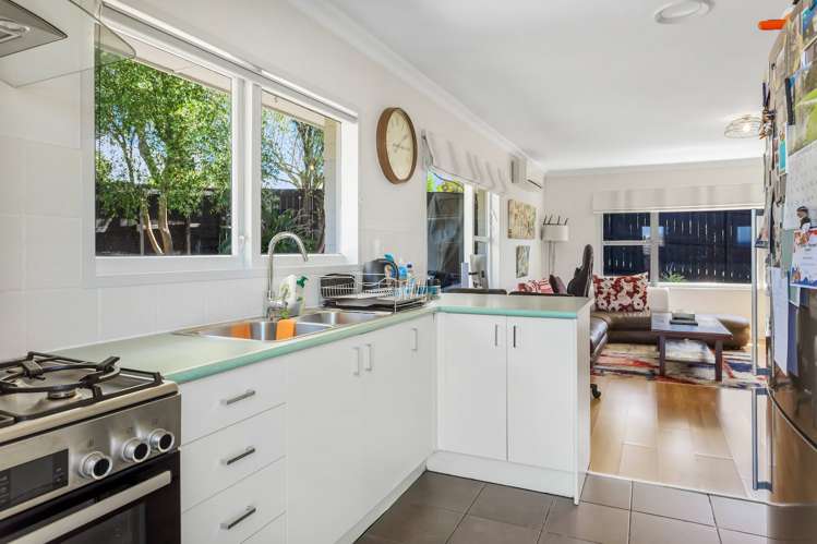 1/1 Broadview Place Howick_9