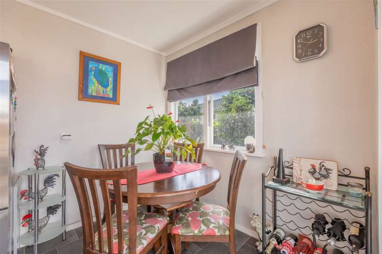 18 Neal Crescent Onekawa_10