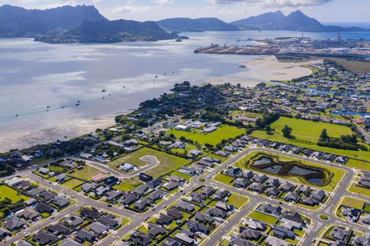 30 Kaurinui Crescent One Tree Point_25