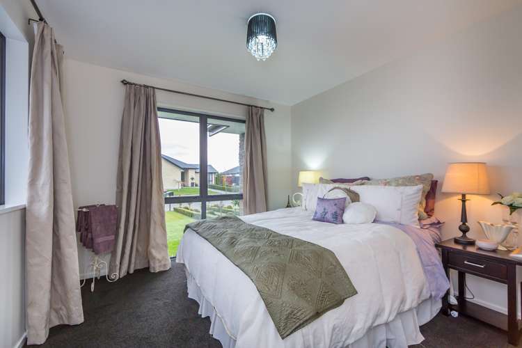 6 Coutts Lane West Melton_14