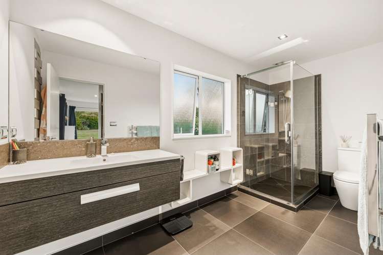 1 Ngaire Close Wainui_14