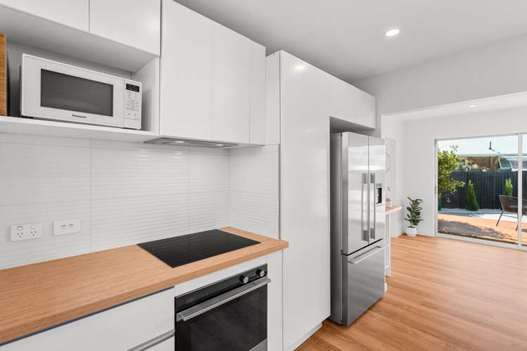 6 Larkhill Place Russley_5