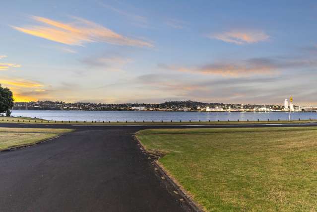 17 Kiwi Esplanade Mangere Bridge_4