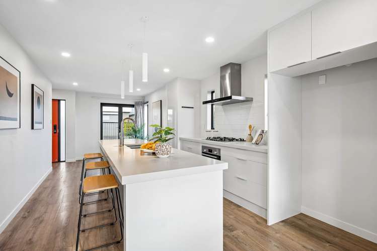 6 McArthur Close Silverdale_10