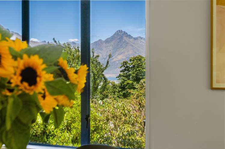 20b Watts Road Fernhill/Sunshine Bay_1