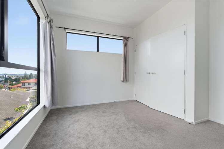 8/233 Great North Road Henderson_11