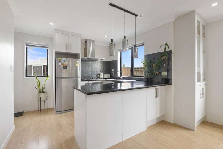 87 Naylors Drive Mangere_9