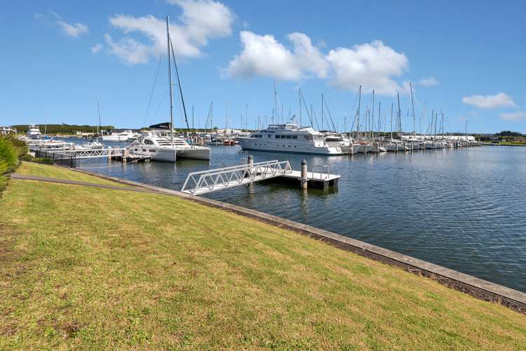 7 Fred Carr Place One Tree Point_31