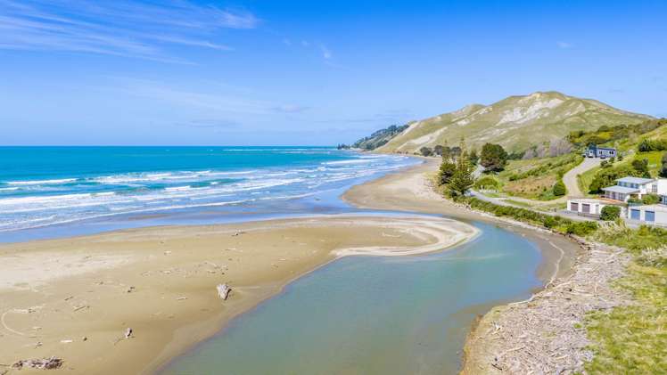 50 Punawaitai Road Pourerere Beach_15