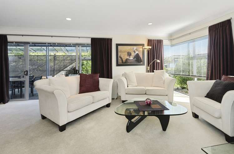 44 Aberdeen Crescent Wattle Downs_2