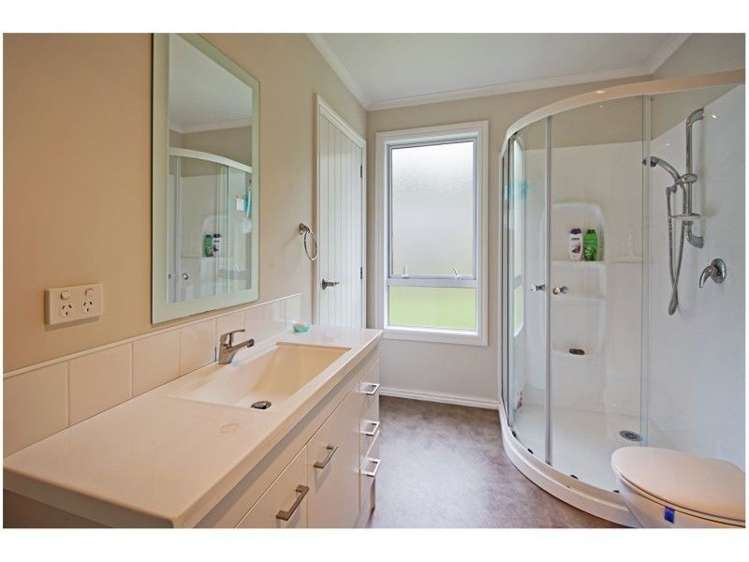 6 Olivine Terrace The Brook_11