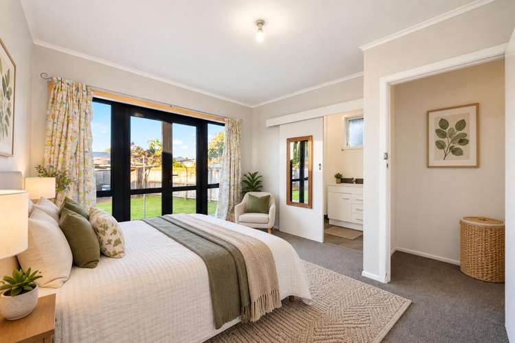 39 Clayton Avenue Otara_11