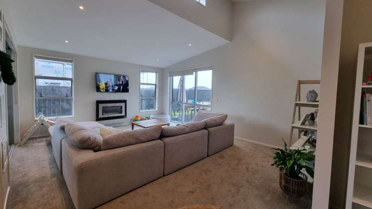 21 Defender Crescent Beachlands_5