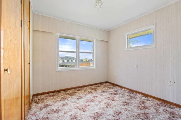 61 Dixon Road Glenview_13