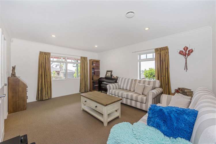 57 Chesterfield Way Orewa_8