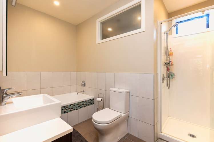 18 Alexis Avenue Mount Albert_30