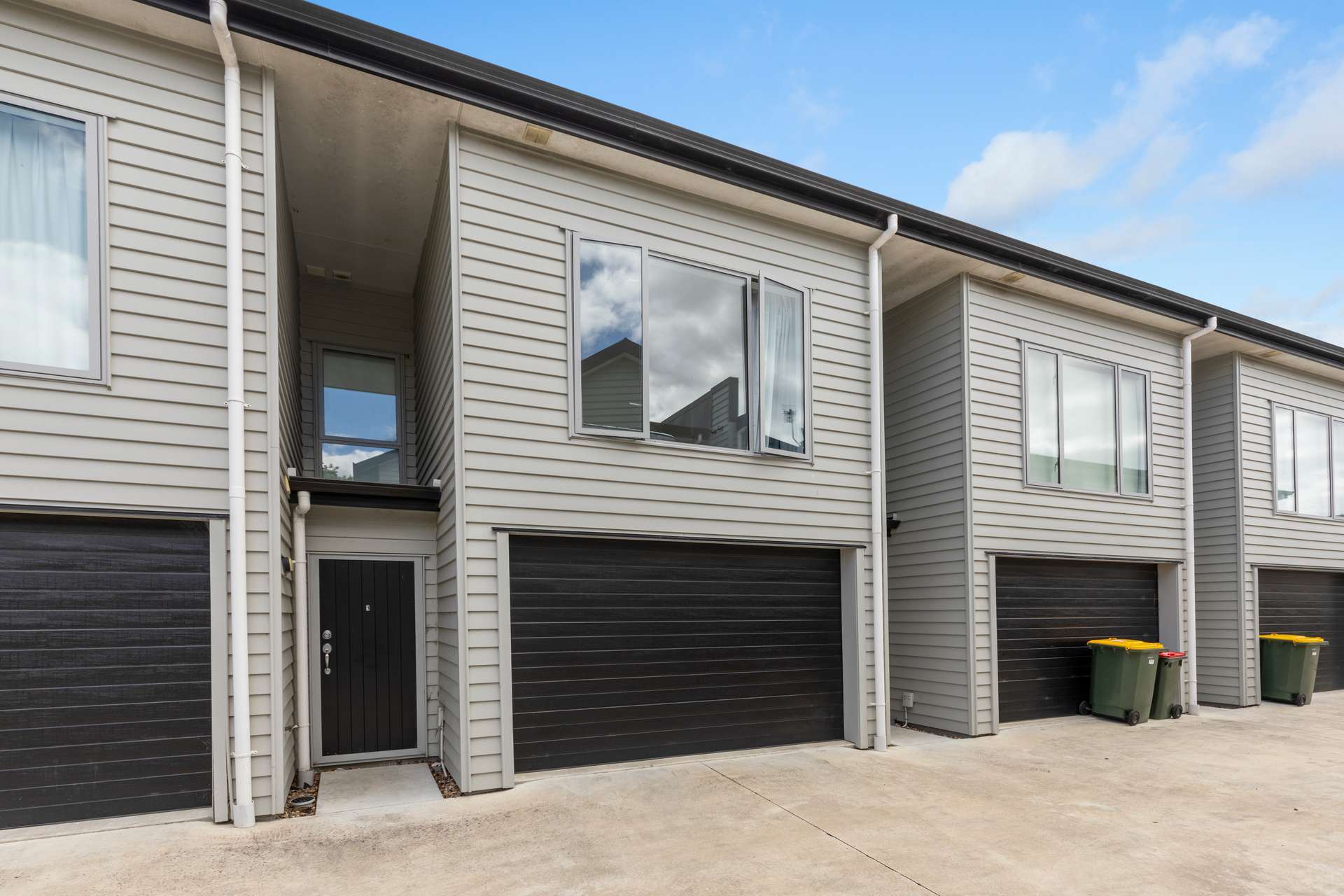 2/113 Knighton Road Hillcrest_0