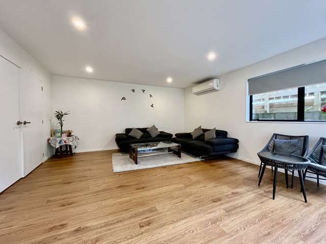 Space for Days!! 4-Bedroom Home