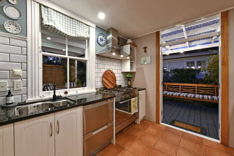 2 Barton Road Heretaunga_14
