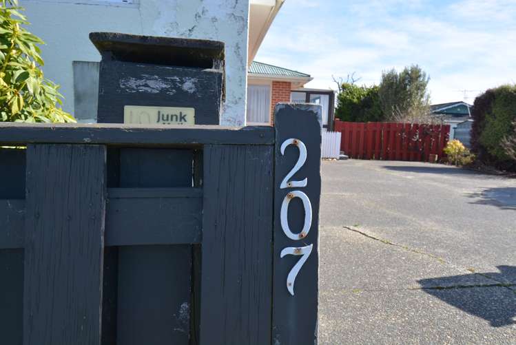 207 Pomona Street Strathern_15