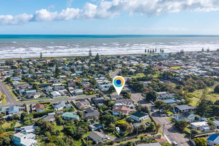 49 Tasman Road Otaki Beach_17