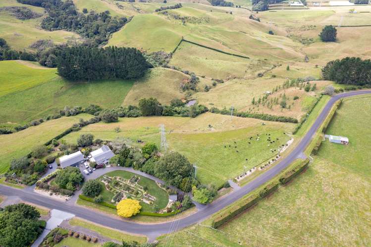 58 Puketutu Road Bombay_21