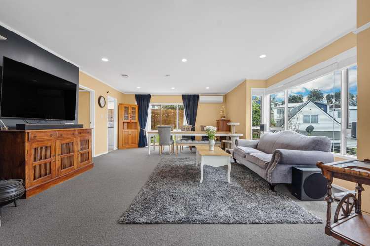 2/11 Heron Place Pakuranga Heights_4