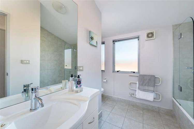 11 Tolben Place Golflands_17