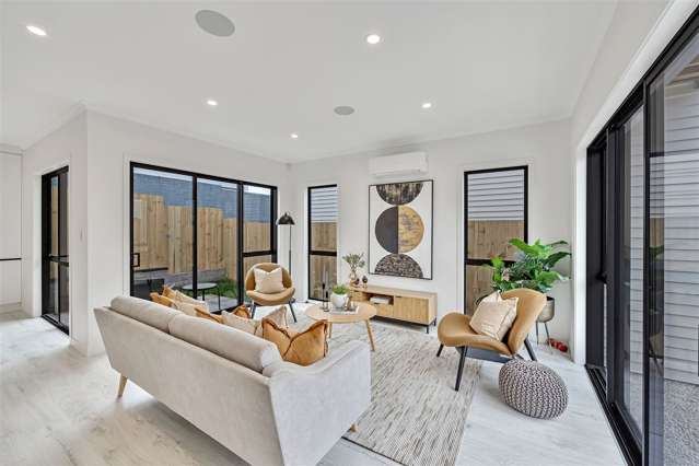 2/562 Beach Road Rothesay Bay_3