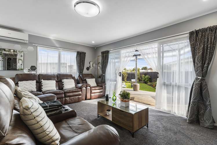 1/11 Volta Place Clendon Park_11