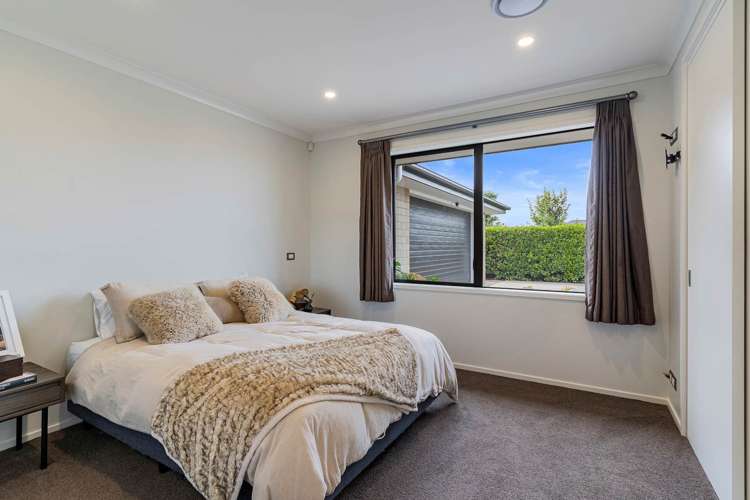 1 Coach Road Kingseat_16