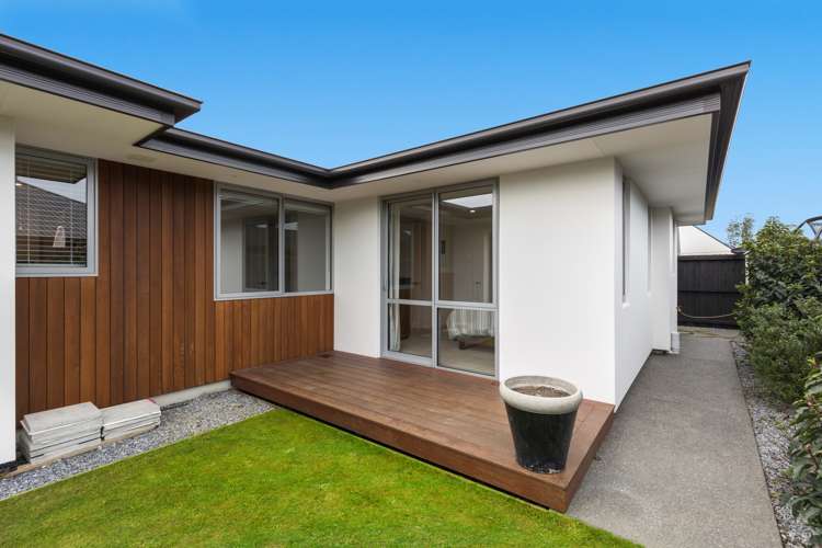 8 Irvines Track Halswell_16