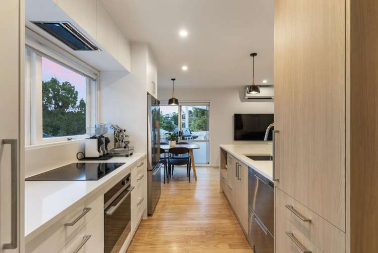 71 Vandeleur Avenue Birkdale_4