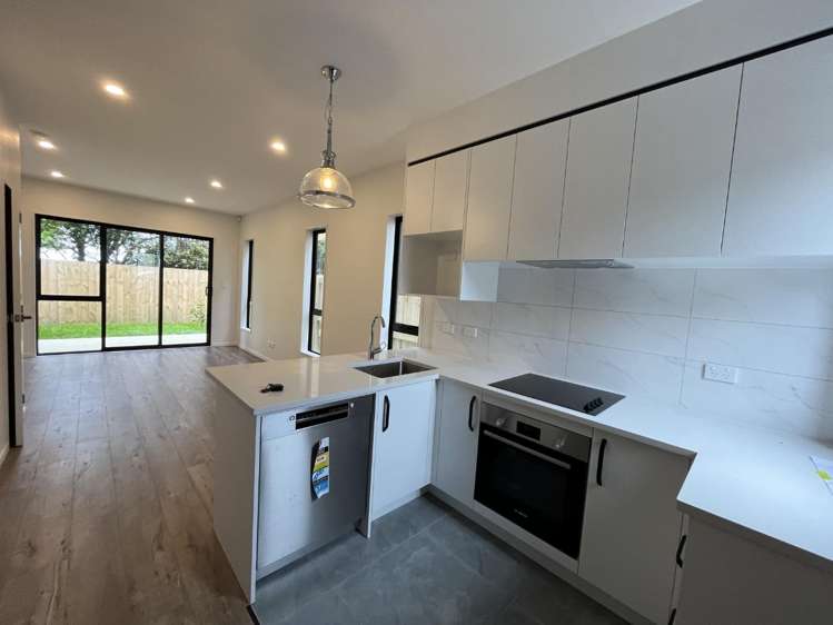 10/241 Don Buck Road 11410_1