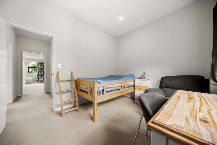 17A Tahu Crescent Sunnynook_12