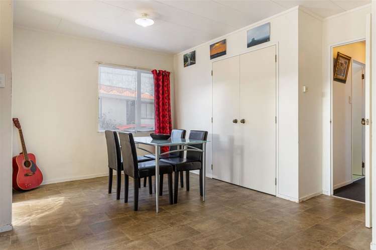 2/9 Ireland Place Ranui_5