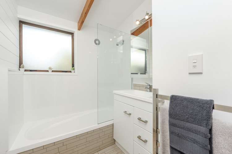 2/66 West Coast Road Glen Eden_12