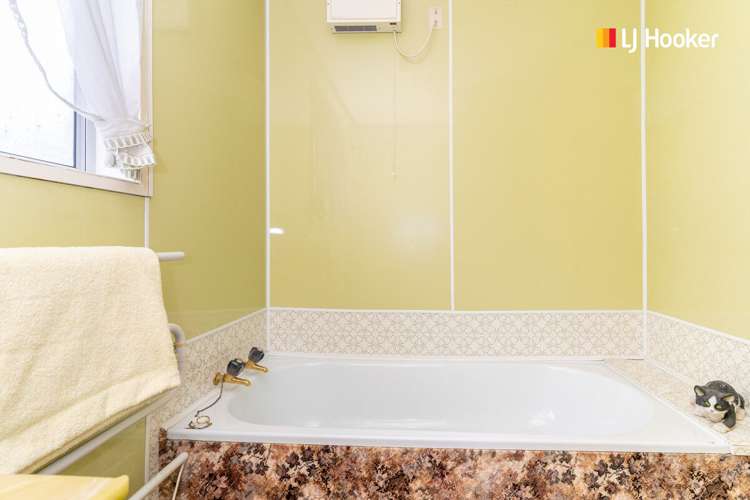 49 Elwyn Crescent Green Island_13