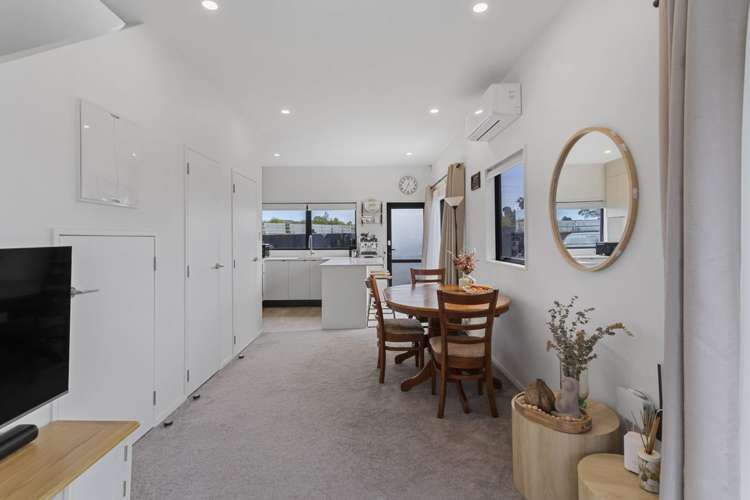 11F Barrie Avenue_5