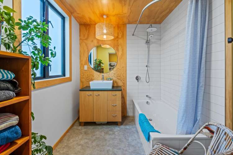 166 Bay View Road South Dunedin_10