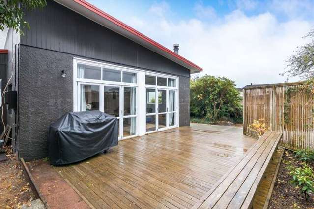 2/11 Ingle Avenue Waipahihi_1