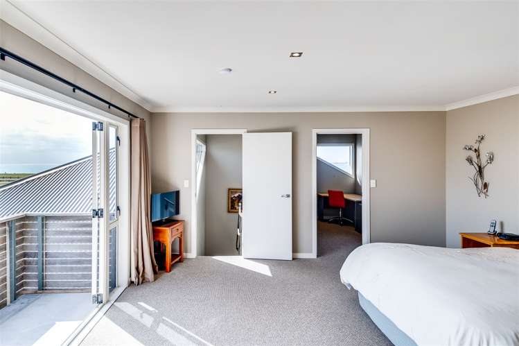 3 The Esplanade Westshore_17