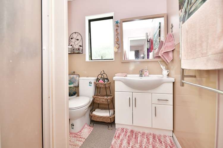 Unit A/3 Miro Street Helensville_9